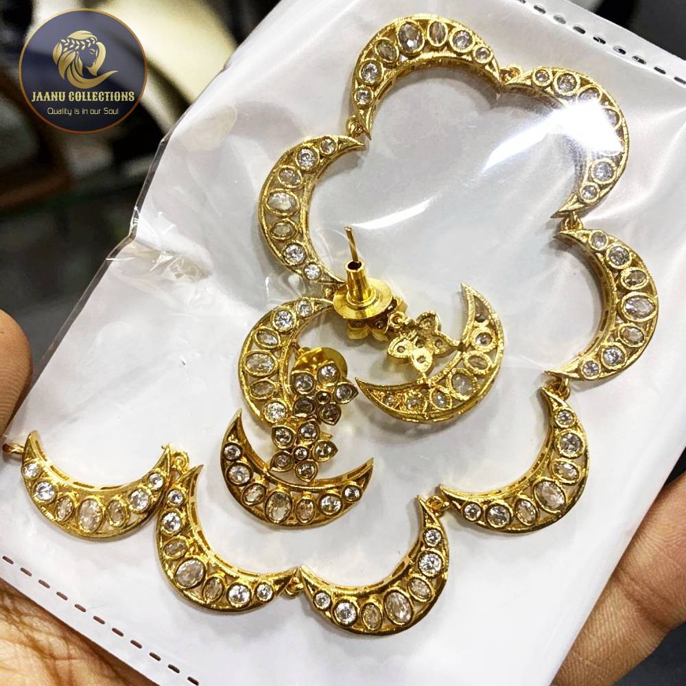 Half Moon Ad Stone Necklace With Earrings