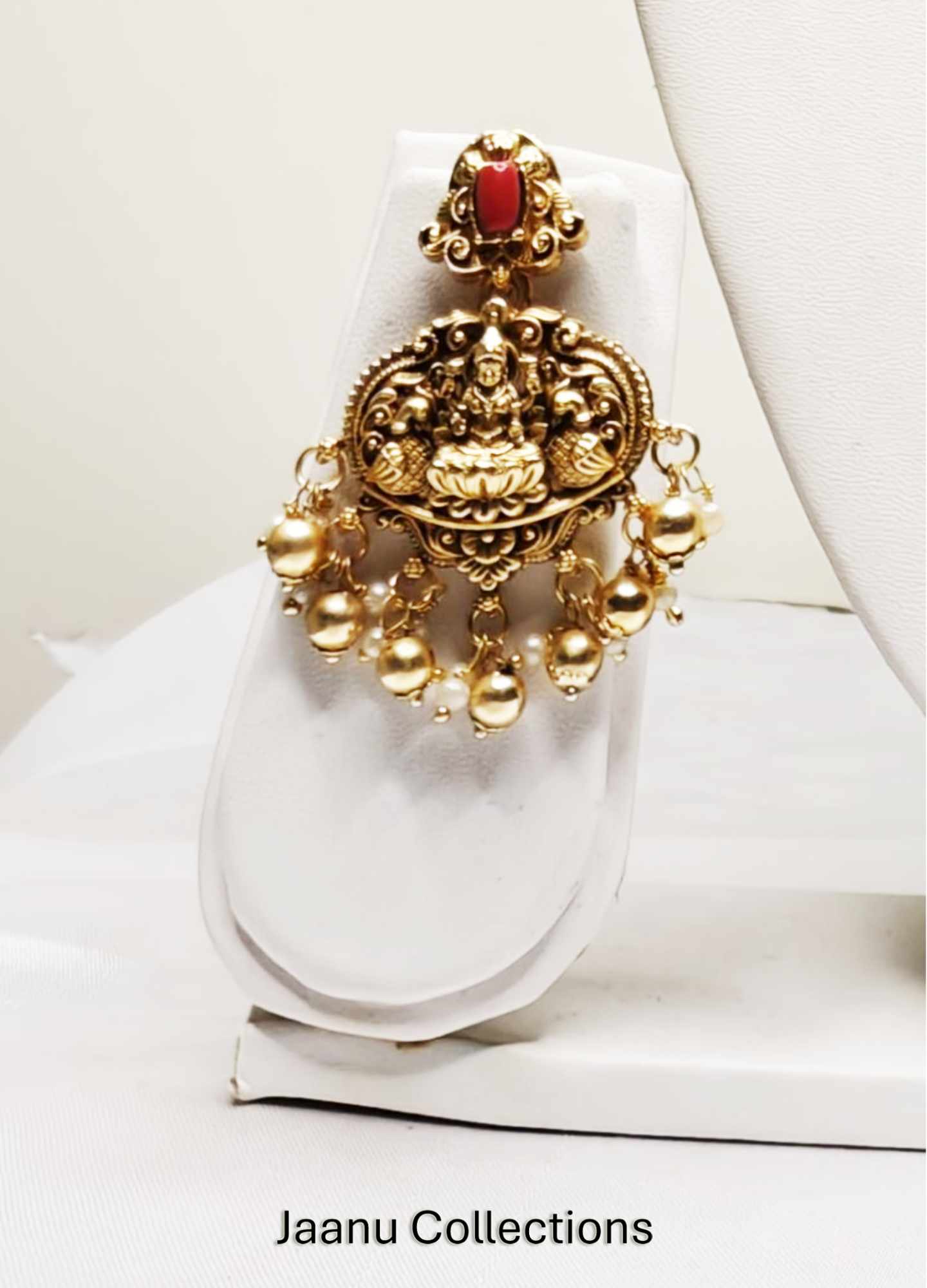 Coral Nakshi Necklace With Earrings